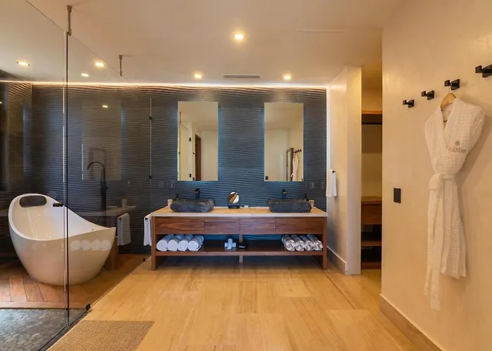 Tulumar Beachfront Luxury Villa- Full Service *