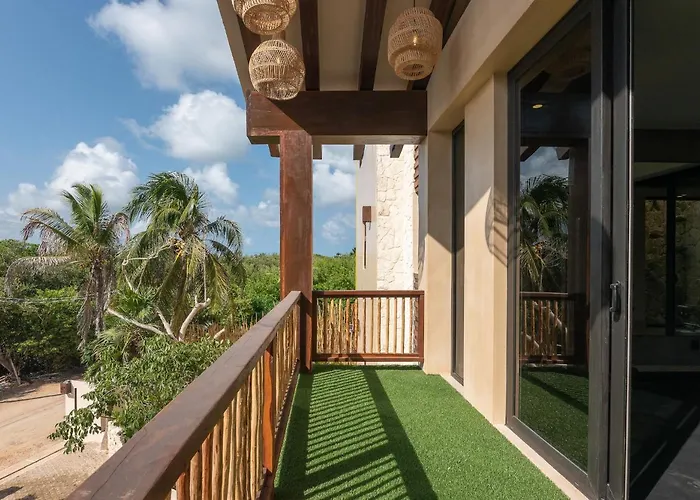 Villa Tulumar Beachfront Luxury Villa- Full Service *