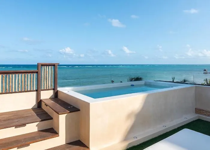 Villa Tulumar Beachfront Luxury Villa- Full Service *