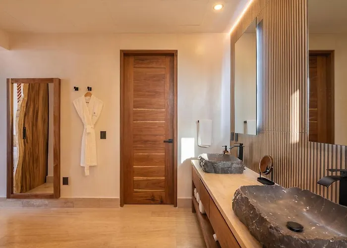 Tulumar Beachfront Luxury Villa- Full Service Villa *